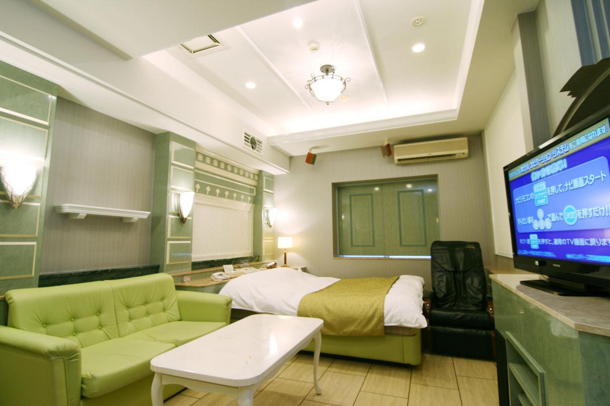 Hotel Hyper (Adults Only) Osaka Bagian luar foto