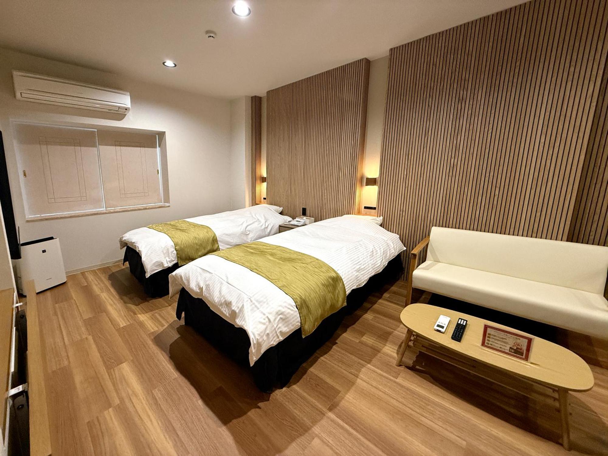 Hotel Hyper (Adults Only) Osaka Bagian luar foto
